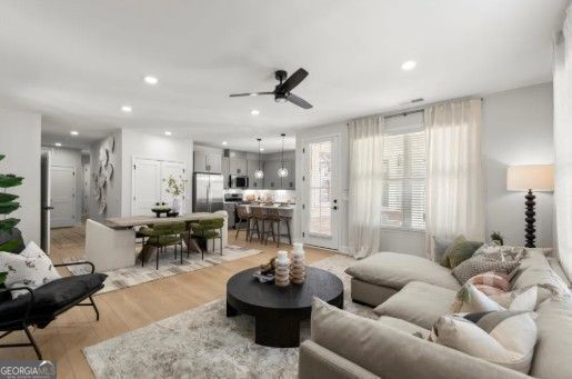 Foto del edificio - 4755 Adairview Cir