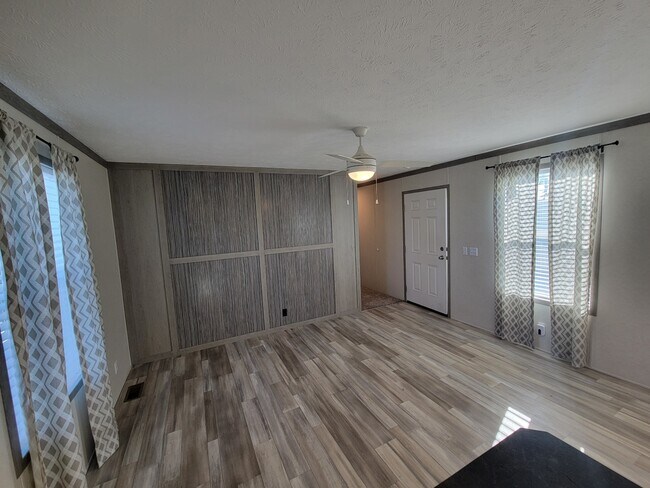 Building Photo - 9080 Windward Dr