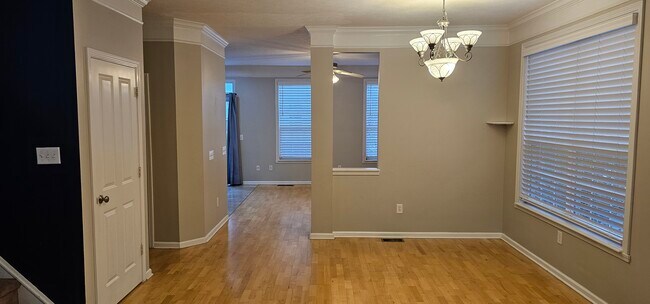 Foto del edificio - 1028 Cavendish Dr