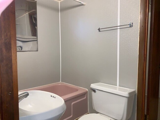Foto del edificio - Move in ready 1 Bed 1 Bath