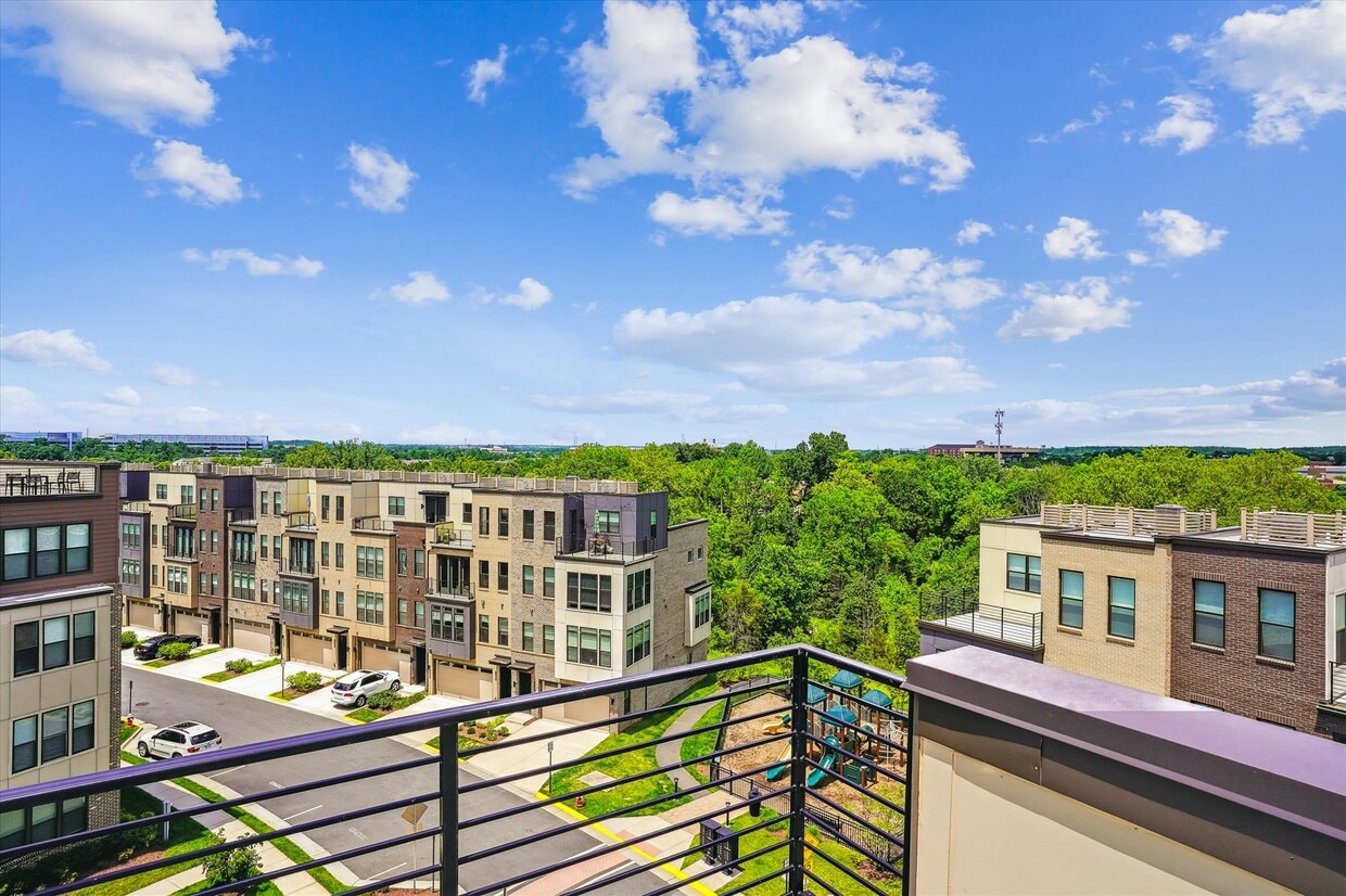 Photo - 14420 Beckett Glen Cir (Chantilly, VA)