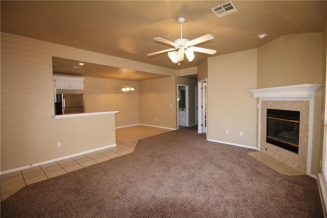 Building Photo - Charming 2 bed duplex in Edmond.