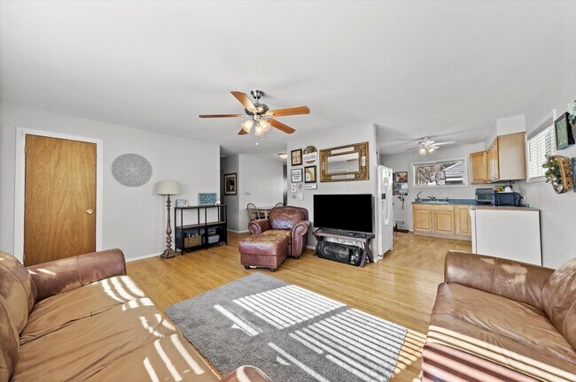 Foto del edificio - 4616 Main St