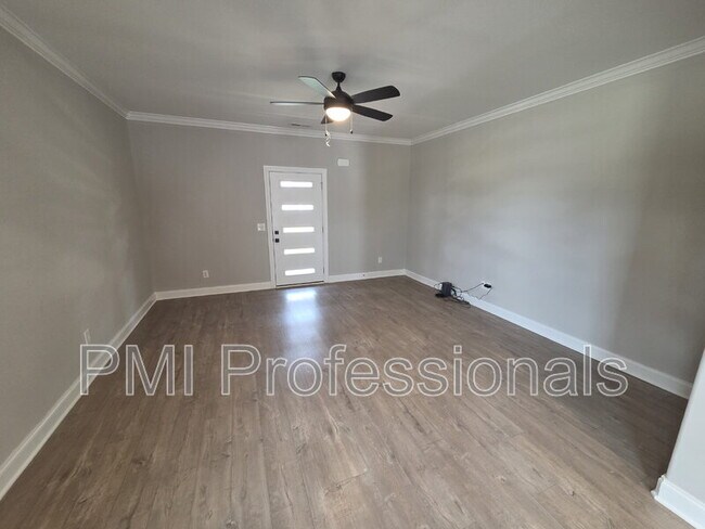 Foto del edificio - 1403 Rebecca Johns Dr