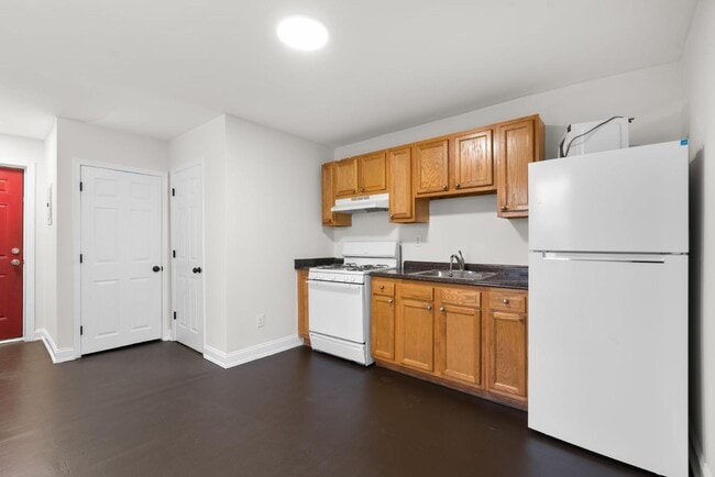 Building Photo - 16 S Conkling St