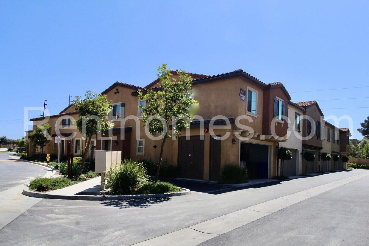 Primary Photo - Ocean View Hills, 1780 Saltaire Pl #11, Wo...