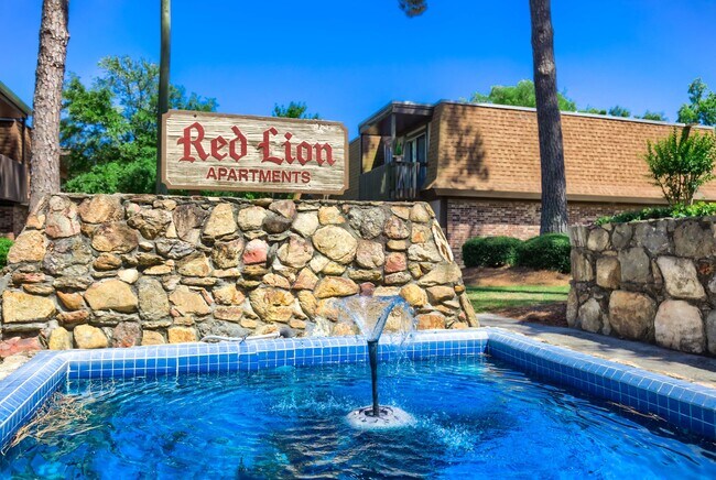 Building Photo - Red Lion
