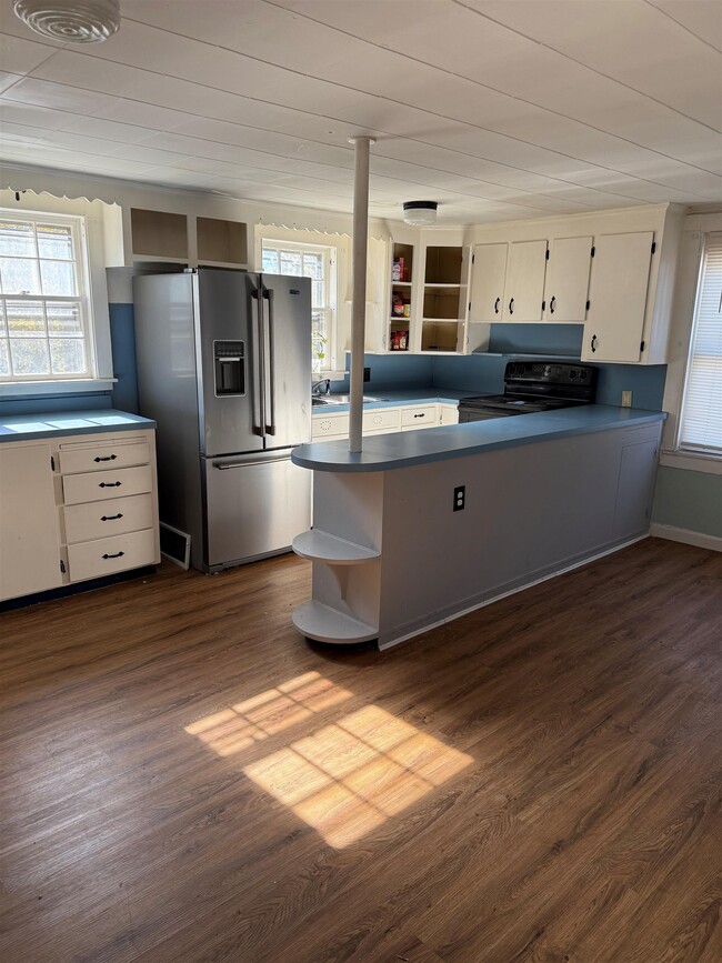 Building Photo - 50 Elm St