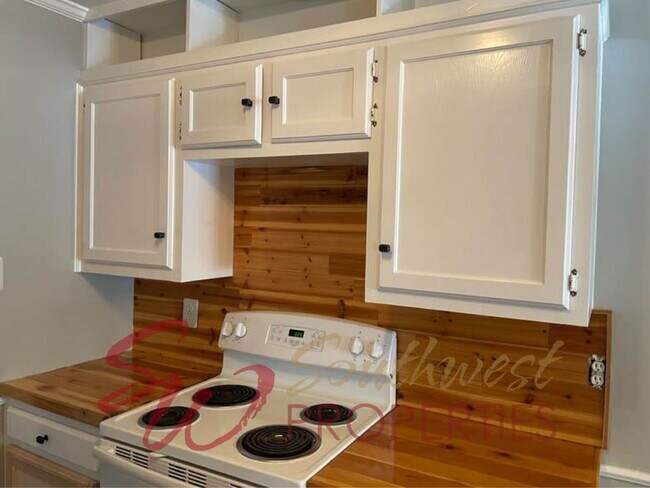 Foto del edificio - Super Cute 2 Bed Home Just 0.5 Miles from Campus