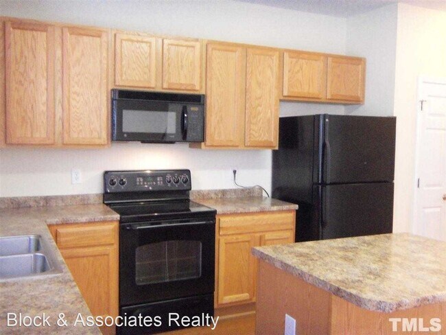 Building Photo - 4 br, 2.5 bath House - 702 Pochard Place