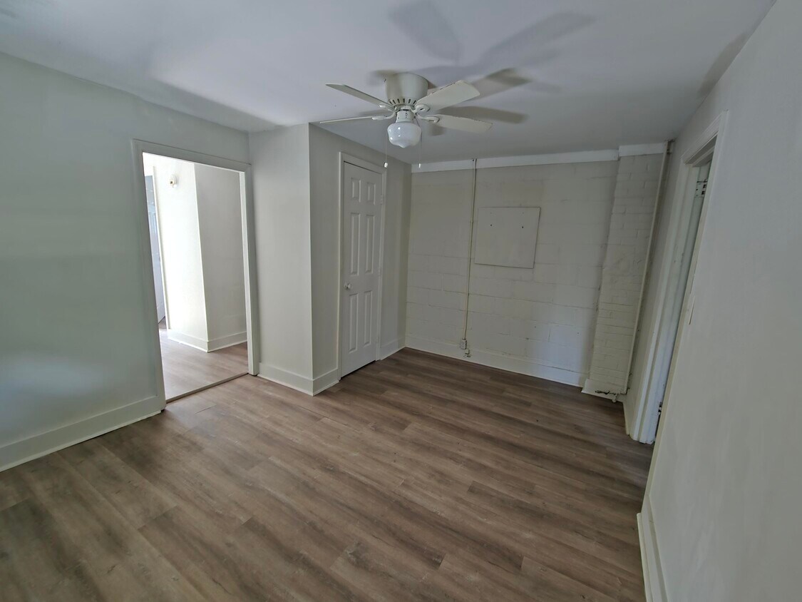1121 Hampton Ave NW Unit C, Aiken, SC 29801 Room for Rent in Aiken, SC