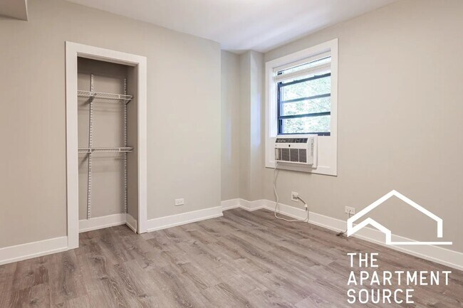 Foto del edificio - 505 W Belmont Ave