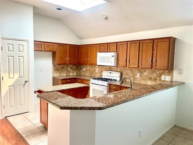 Foto del edificio - 4702 Redwood Dr