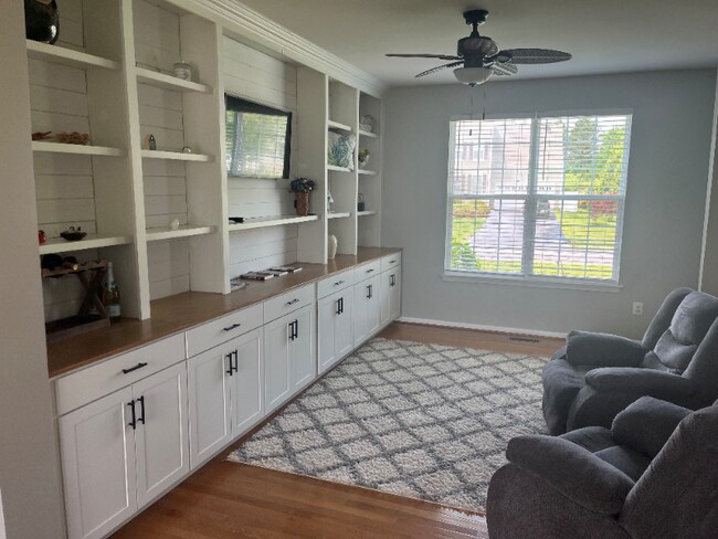 Foto del edificio - 24889 Rivers Edge Rd