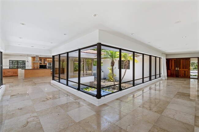 Building Photo - 8118 Los Pinos Blvd
