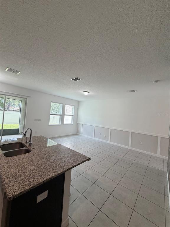 Foto del edificio - 15061 Willow Arbor Cir