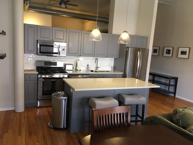 Foto del edificio - 3151 N Lincoln Ave