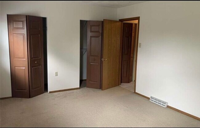 Building Photo - 103 English Ln