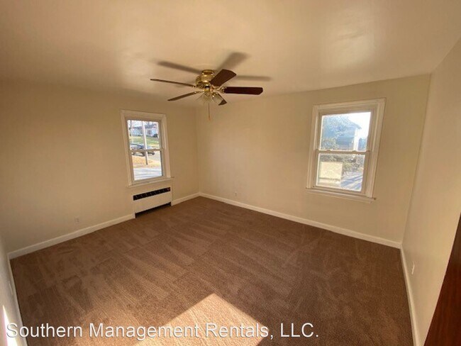 Building Photo - 3 br, 1.5 bath House - 431 N. Main Street