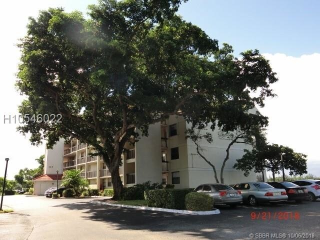 Building Photo - 117 Lake Emerald Dr