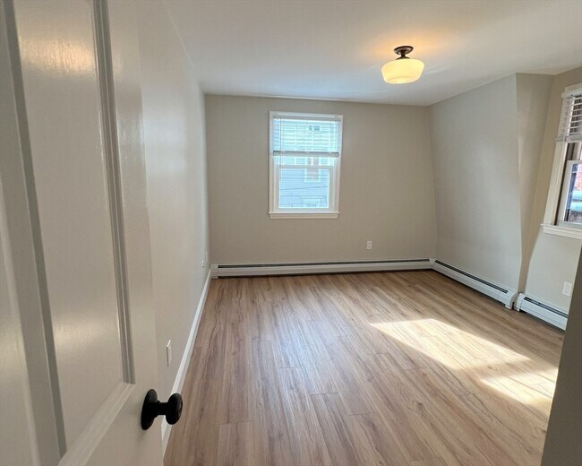 Foto del edificio - 156 Derby St