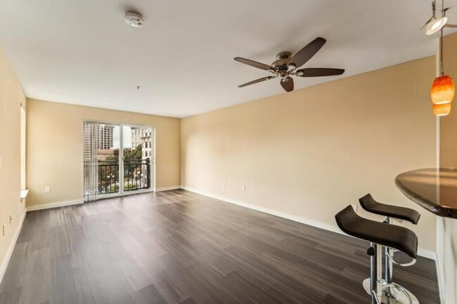 Building Photo - 1 bedroom in Seattle WA 98104