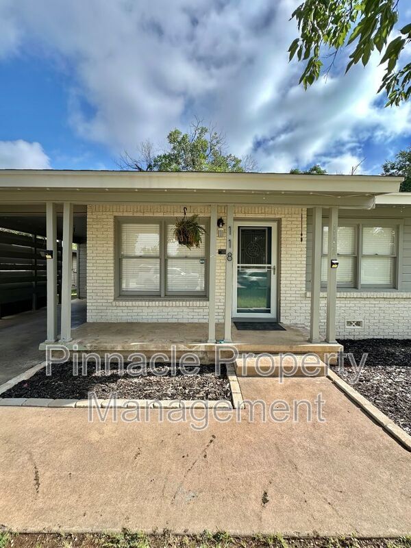 Building Photo - 118 Hobbs St