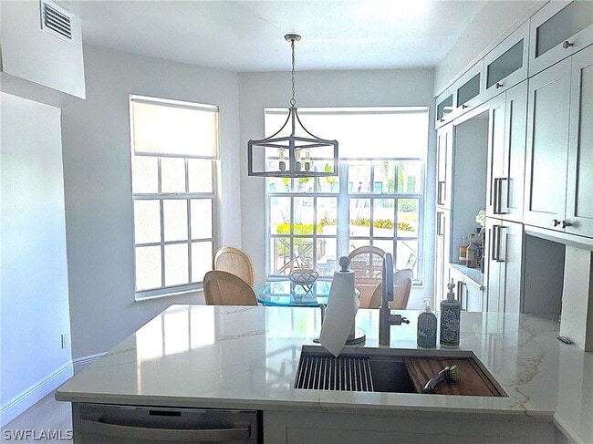 Building Photo - 705A San Marino Dr