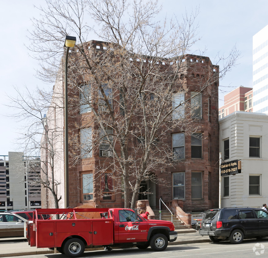 Foto principal - Oakland Apartments