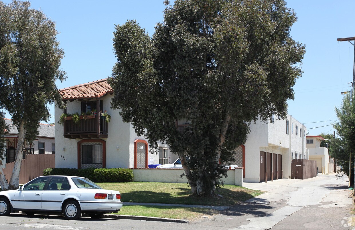 Primary Photo - 4521 Hawley Blvd