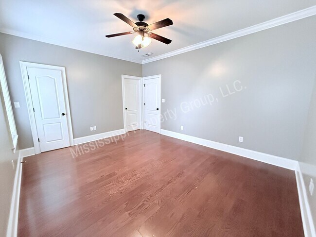 Foto del edificio - 157 Falls Grove Drive