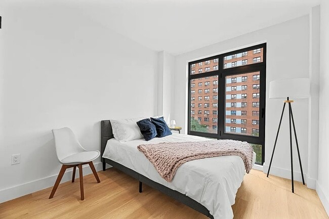 Building Photo - 63 Pitt St