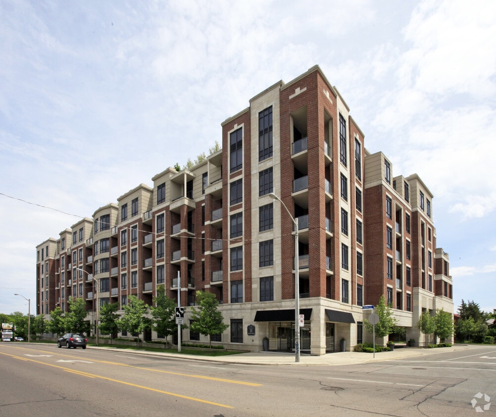 Essence Kingsway Apartments 120 Earlington Ave Toronto, ON