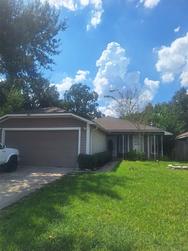 Building Photo - 9623 Yearling Cir