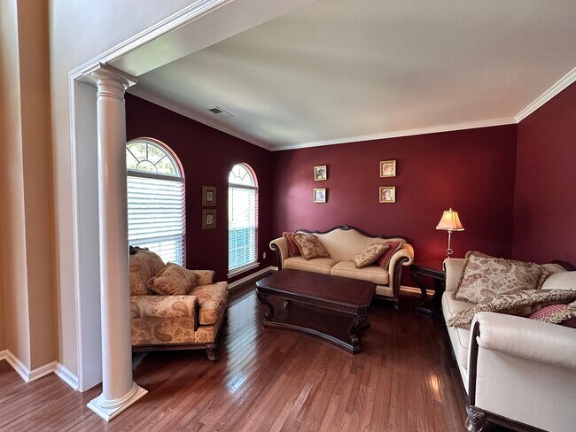 Foto del edificio - Exclusively Offered by Muse Realty, LLC