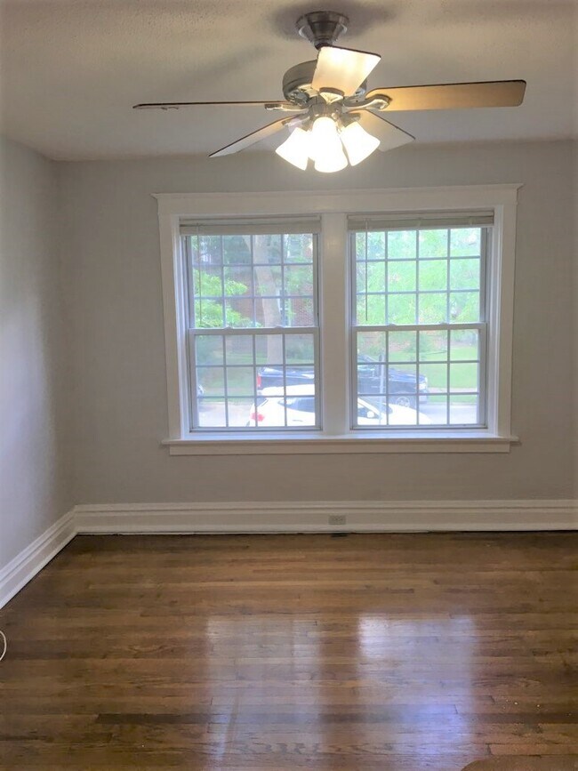 sala de estar - 4540 Flad Ave