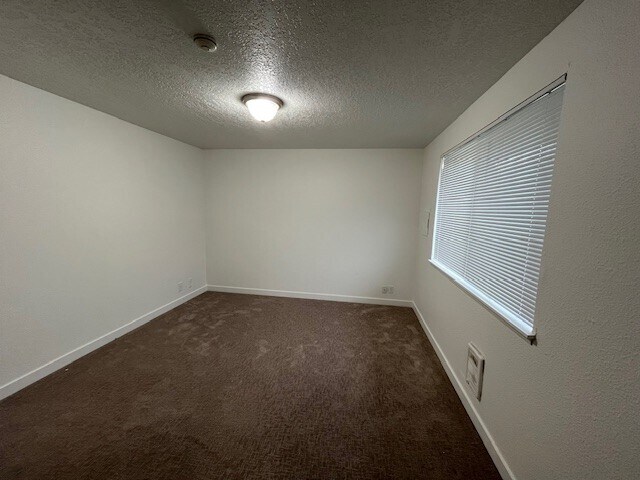 Foto del edificio - Twin Firs - 1 Bedroom - Lynnwood - Renovated Modern Apartments