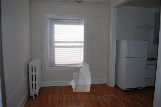 Building Photo - 1317 W Estes Ave