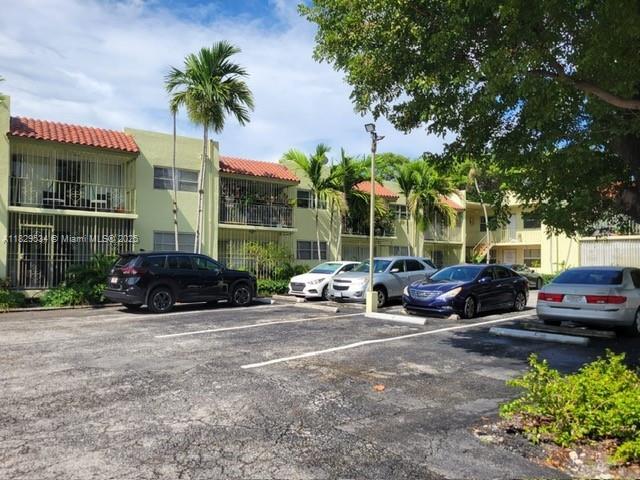 Foto principal - 520 NE 38th St