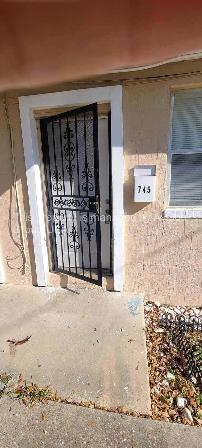 Foto del edificio - 745 Pippin St