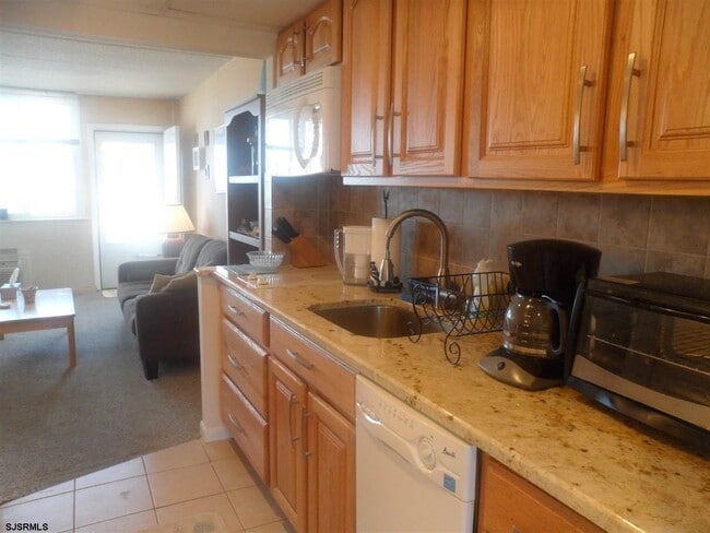 Building Photo - 5400 Boardwalk-304-304