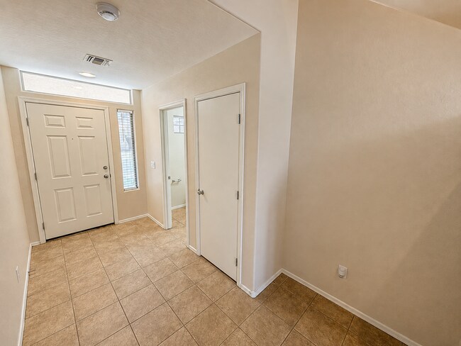 Foto del edificio - 5158 W Shaw Butte Dr