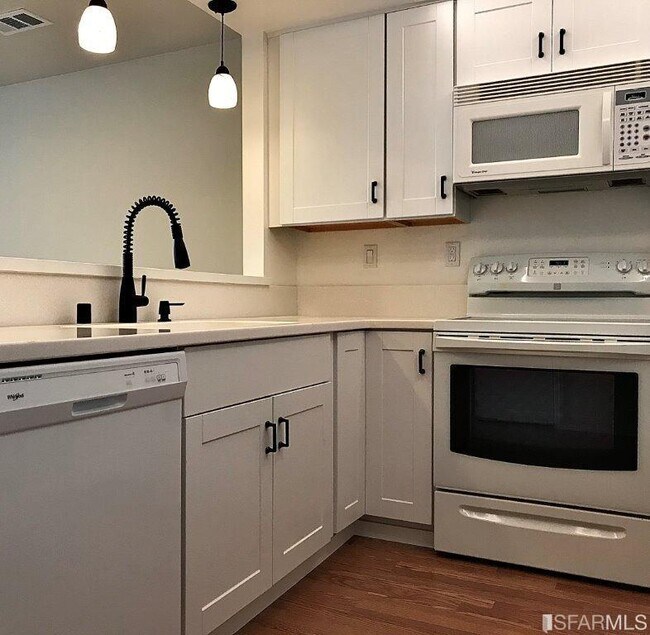 Foto del edificio - 340 Rock Creek Way