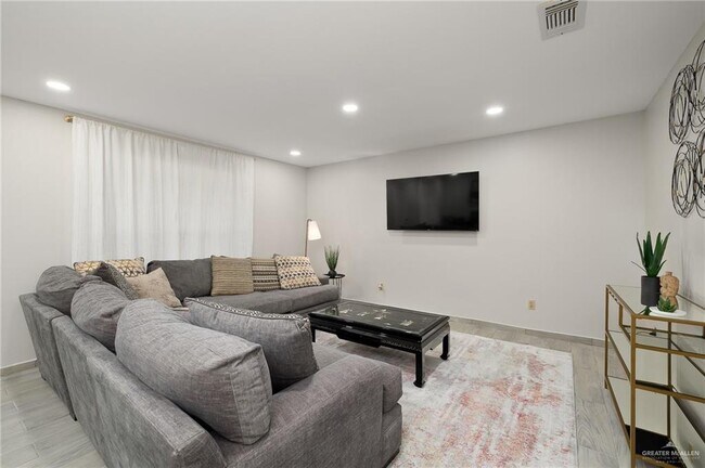 Foto del edificio - 16 El Rancho Rd