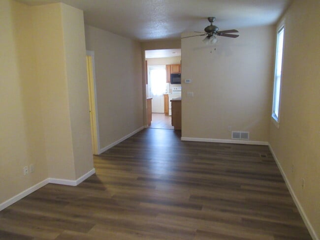 Building Photo - 615 E St Vrain St