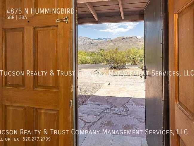 Building Photo - Welcome to this spacious 5-bedroom, 3-bath...
