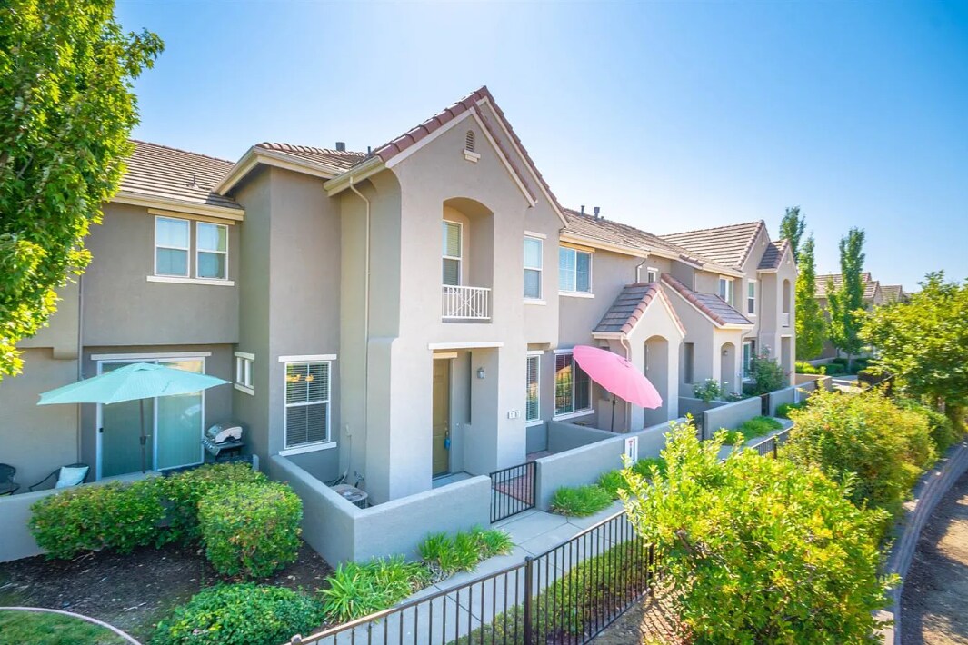 1107 Esplanade Cir, Folsom, CA 95630 Townhome Rentals in Folsom CA