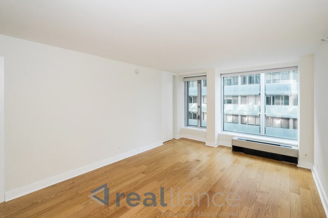 Foto del edificio - 1101 3rd St SW