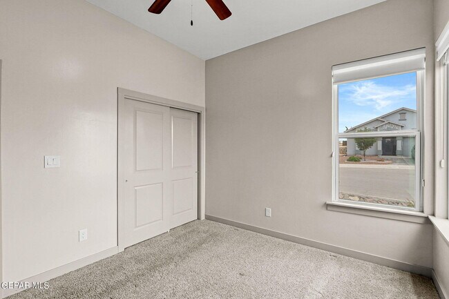 Foto del edificio - 12365 Desert Dove Ave