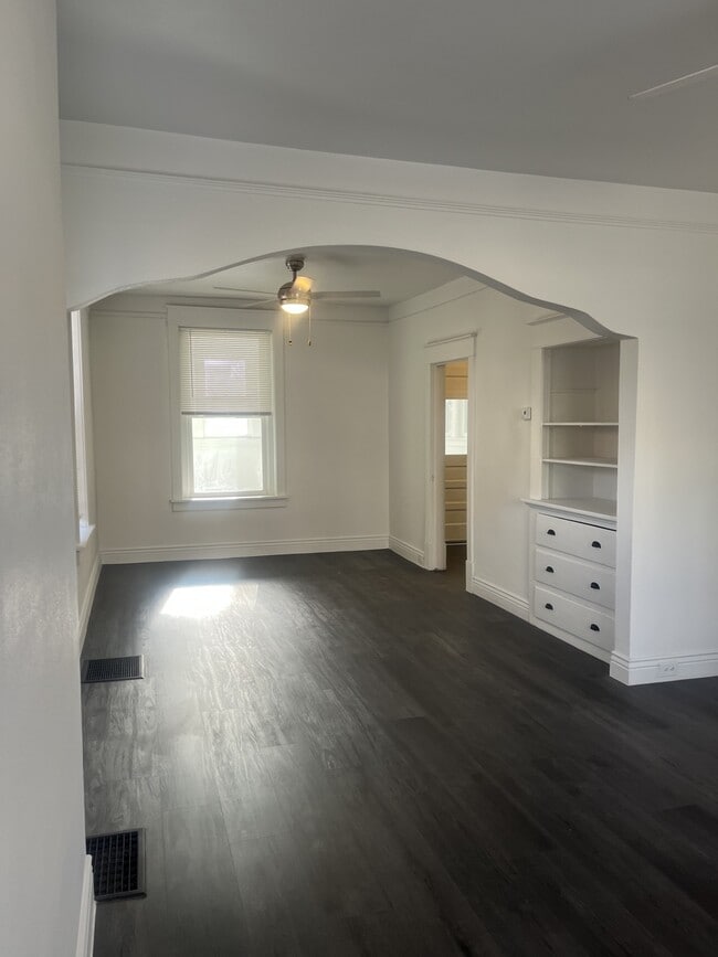 Dining area/living room - 2718 N Clay St